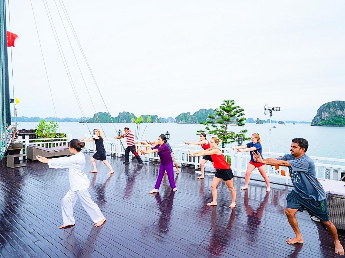 Victory Boutique Cruise Hotel Ha Long Exterior photo