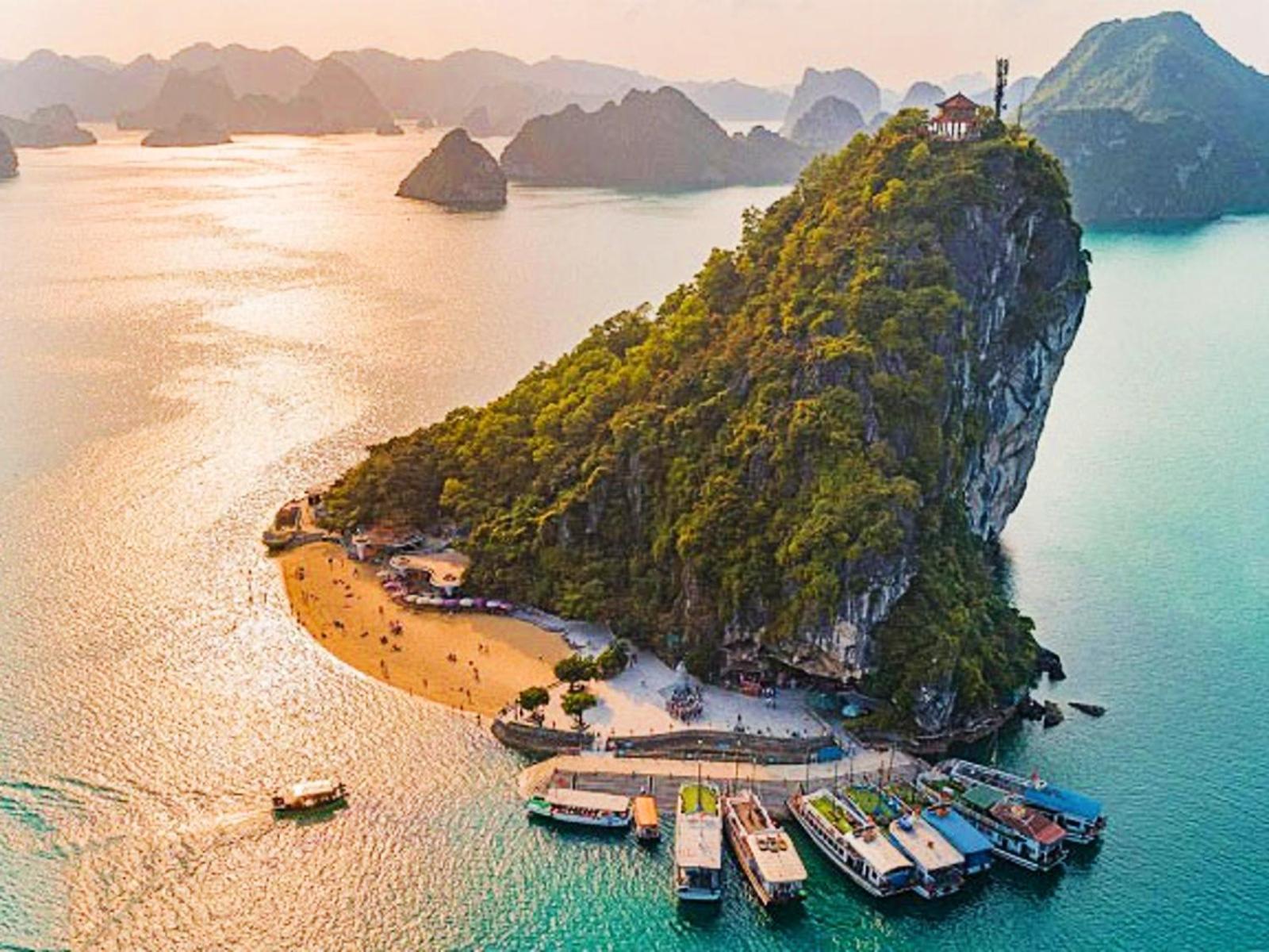 Victory Boutique Cruise Hotel Ha Long Exterior photo